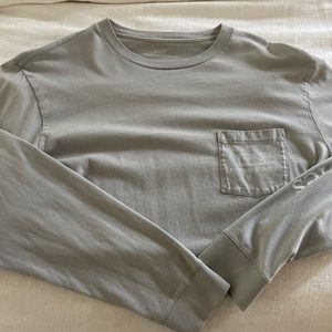 Gray long sleeve vineyard, vine size medium